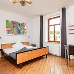 Kuenstlerzimmer In Der Haeselburg - Sonnendurchflutete Δωμάτια σε οικογενειακή κατοικία Γκέρα