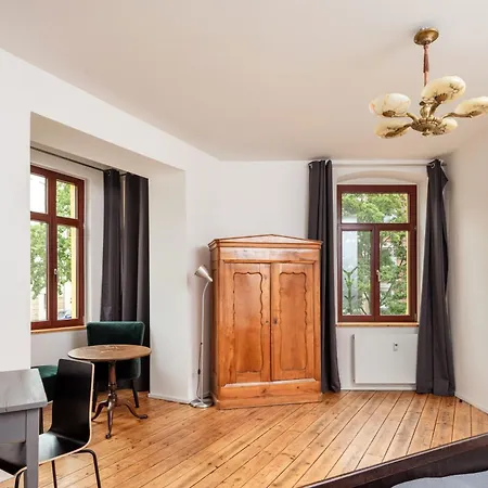 Kuenstlerzimmer In Der Haeselburg - Sonnendurchflutete * Gera