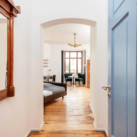 Homestay Kuenstlerzimmer In Der Haeselburg - Sonnendurchflutete *