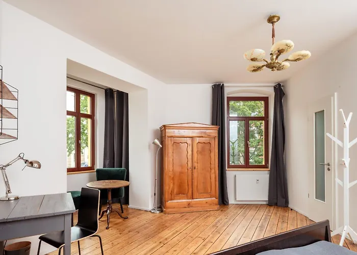 Kuenstlerzimmer In Der Haeselburg - Sonnendurchflutete * Gera